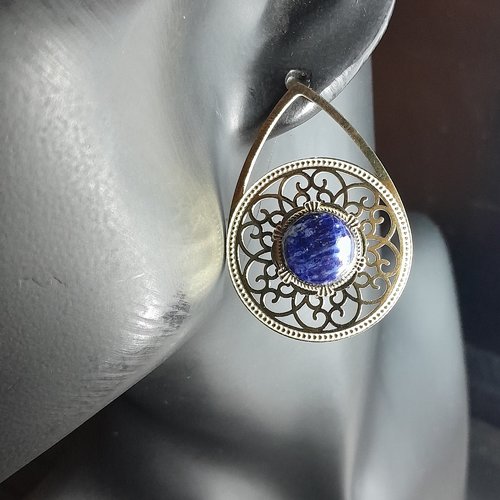 Clous d'oreille boucles d'oreilles plaquées or mandala et sodalite création unique