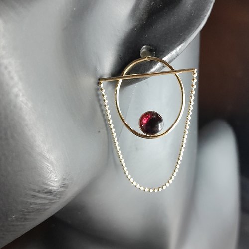 Clous d'oreille boucles d'oreilles plaquées or chaine et grenat création unique