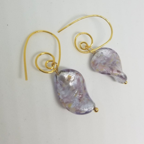 Boucles d'oreille pendantes en verre de murano dorées à l'or fin 24 carats