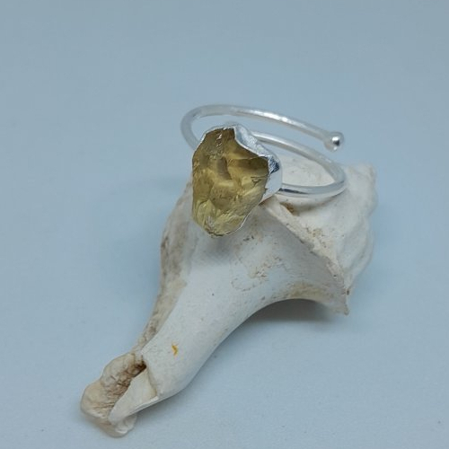 Bague réglable citrine brute en argent 925 création unique