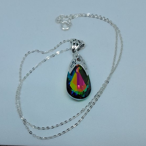 Pendentif en argent et cristal larme ab avec chaine argent 925 création unique