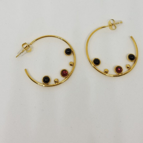 Créoles plaquées or 18 k, onyx et grenat création unique