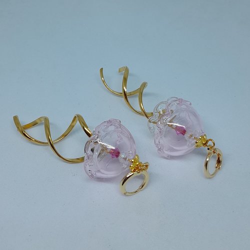 Boucles d'oreille poétiques méduse plaquées or et verre de bohème rose création