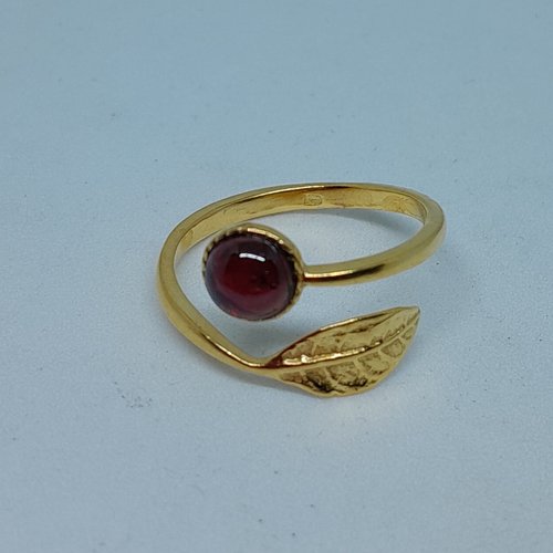 Bague argent 925 sterling plaqué or 24 carats feuille et grenat création unique