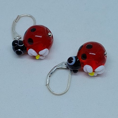Boucles d'oreille dormeuses en argent et coccinelle fleurie création unique