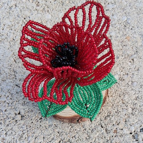 Fleur coquelicot en perles – fait main