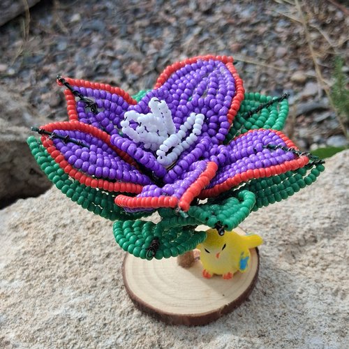 Fleur de lilas en perles – décoration artisanale