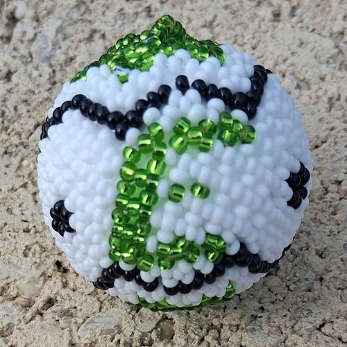 Boule alphabet en perles – lettre e personnalisable