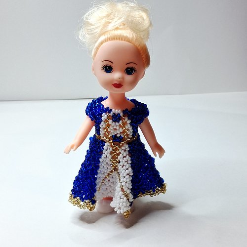 Princesse bleue en perles de rocaille – fait main