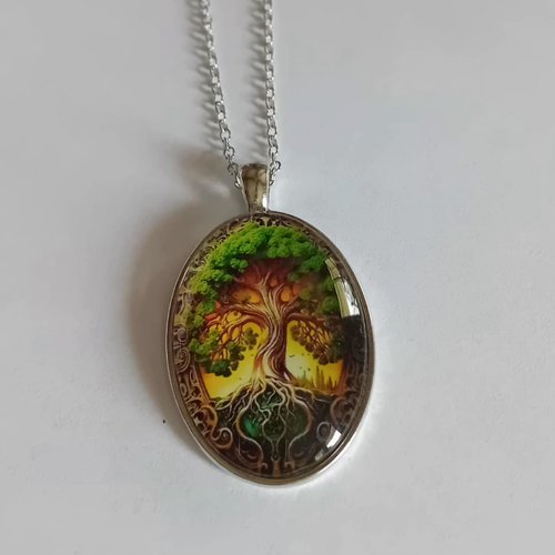 Collier médaillon "arbre de vie" – spécial saint valentin
