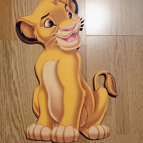 Décoration murale en bois de simba le roi lion