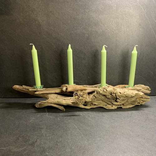 4 bougies sur joli bois flotté