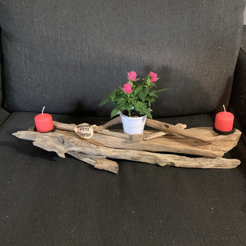 Décoration florale en bois flotté, bougies et rosier pour la fête des mères