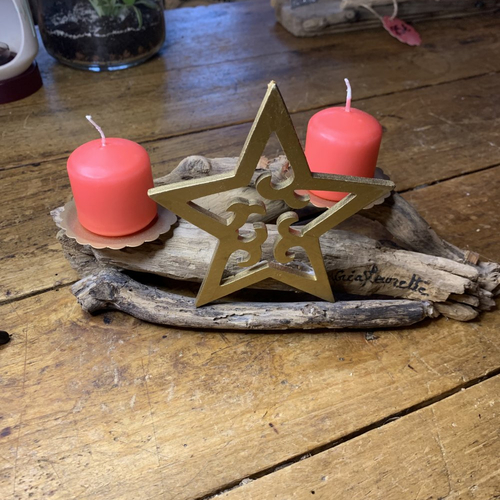 Décoration de noël en bois flotté, 2 bougies et 1 étoile dorée