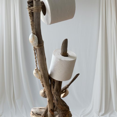 Distributeur de papier toilette écolo, en bois flotté, décoré d'une tresse de coquillages et corde de chanvre