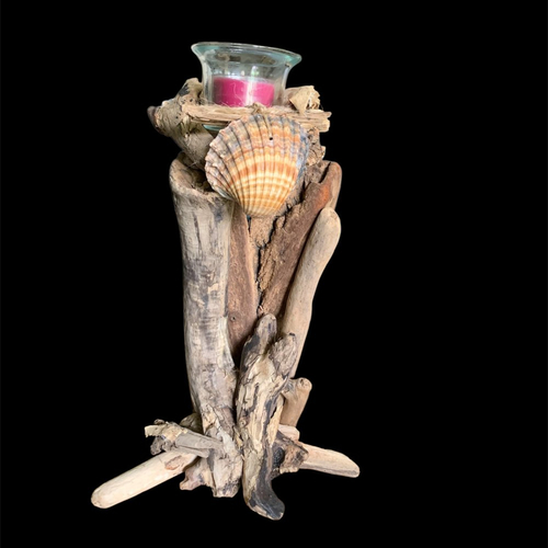 Bougeoir en bois flotté, décoré d'un coquillage