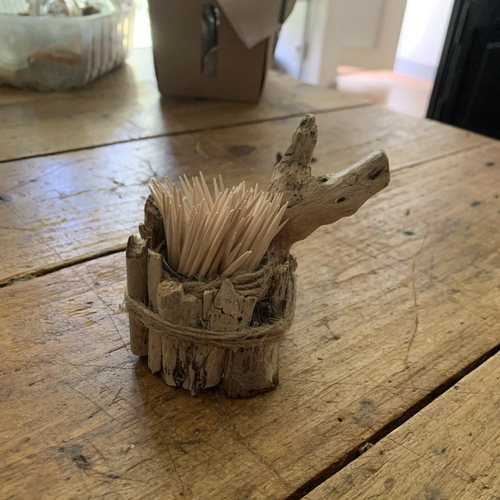 Pot en bois flotté pour piques olives