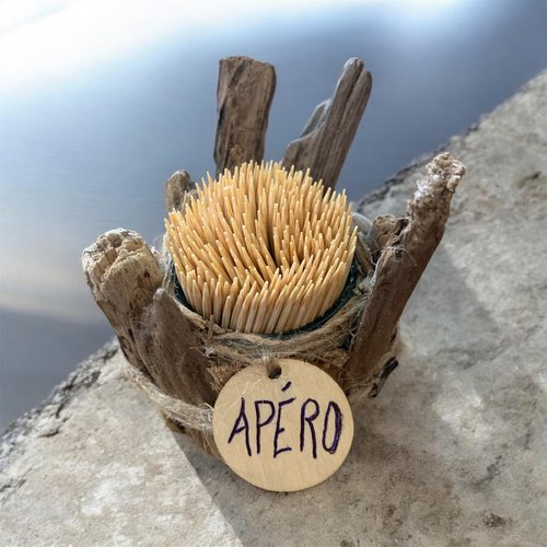 Pot en bois flotté pour piques olives