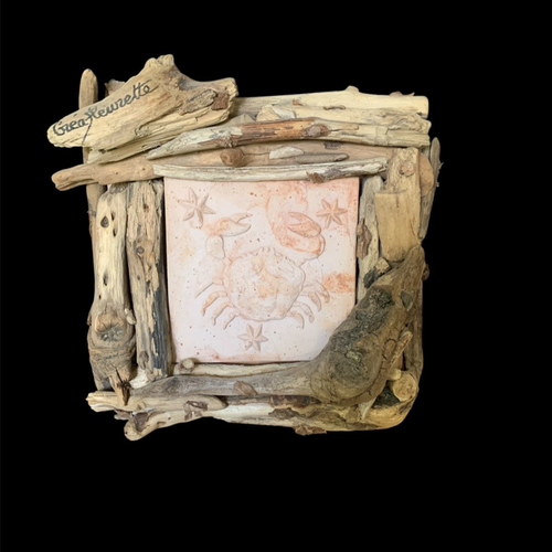 Cadre en bois flotté et terre cuite pour signe zodiacal du cancer