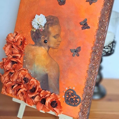 Tableau  mix média  "muse aux coquelicots" -  technique mix média -