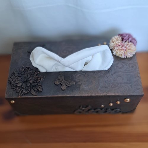 Boîte à mouchoirs "love"