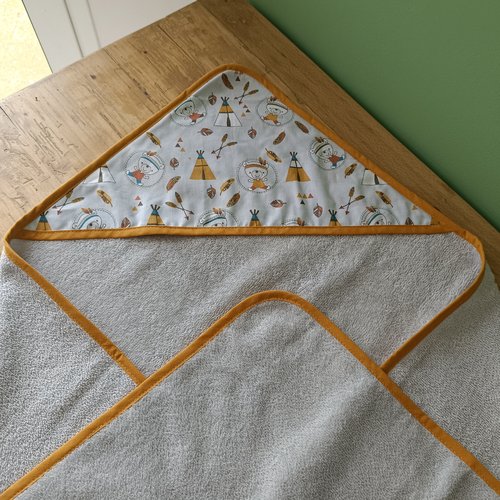 Cape de bain bébé