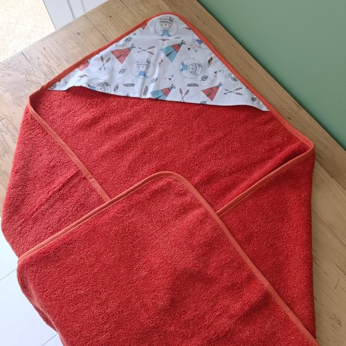 Cape de bain bébé