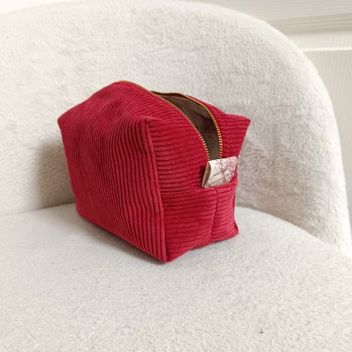 Trousse de toilette en velour rouge