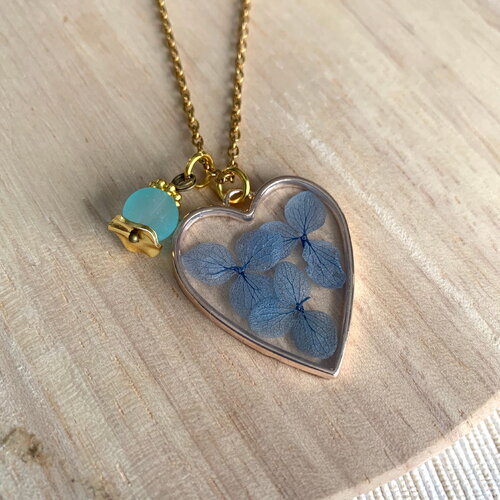 Collier pendentif coeur, collier fleur séchée, collier coeur hortensia, pendentif fleur hortensia, cadeau anniversaire femme, bijoux fleurs