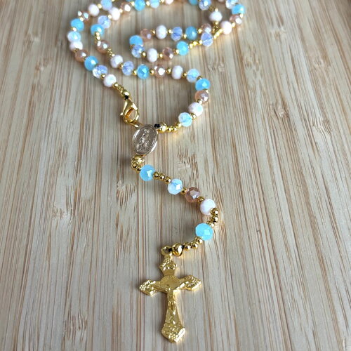 Chapelet chrétien, rosaire chrétien, chapelet cristal bleu, chapelet cristal beige, chapelet spirituel chrétien, rosaire de prière, cadeau