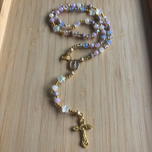 Chapelet chrétien, rosaire chrétien, chapelet perles mauve, chapelet cristal mauve, chapelet croix or, chapelet protection, cadeau religieux