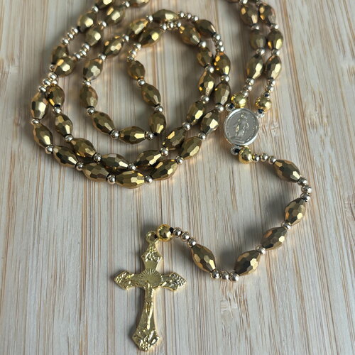Chapelet chrétien, rosaire chrétien, chapelet chrétien tout or, chapelet perles doré, chapelet croix or, chapelet porte bonheur, cadeaux