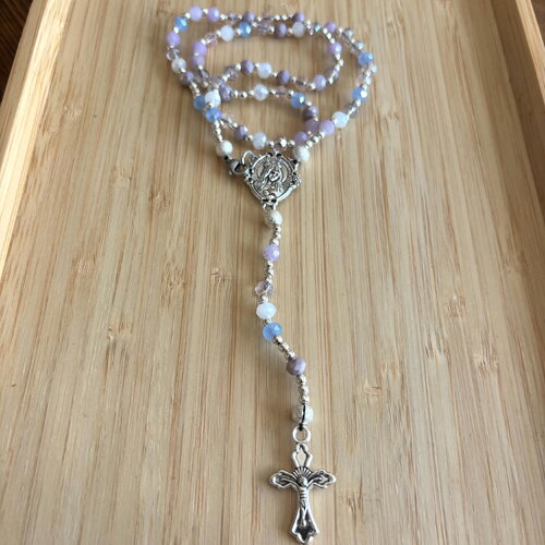 Chapelet chrétien, chapelet cristal mauve, chapelet perles lilas, rosaire chrétien, chapelet croix argent, rosaire protection, cadeau