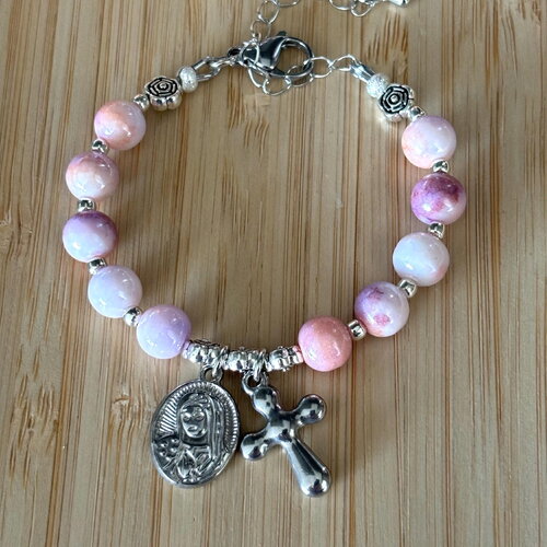 Bracelet chapelet chrétien, bracelet croix argent, bracelet rose marbré, bracelet médaillon marie, cadeau femme original, cadeau religieux,