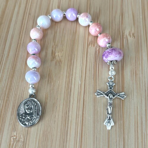 Dizainier chrétien, chapelet de poche, chapelet rose marbré, chapelet de protection, chapelet médaillon marie, cadeau religieux, cadeaux