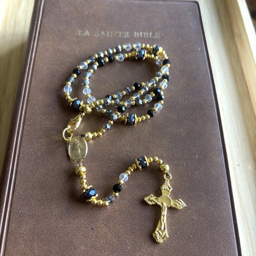 Chapelet cristal noir et gris, croix doré, rosaire chrétien, cadeau femme original, cadeau religieux spirituel,  communion