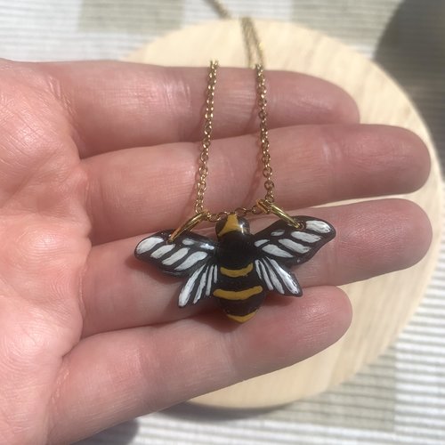 Collier pendentif femme abeille, fait main en argile polymère, collier plaqué 14 k,