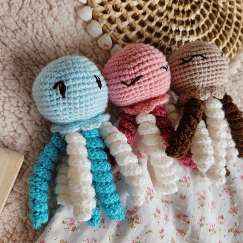 Doudou câlin muse la méduse