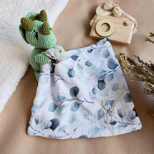 Doudou câlin hector le dinosaure triceratops