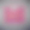 Bavoir bébé éponge de coton rose motif biberon