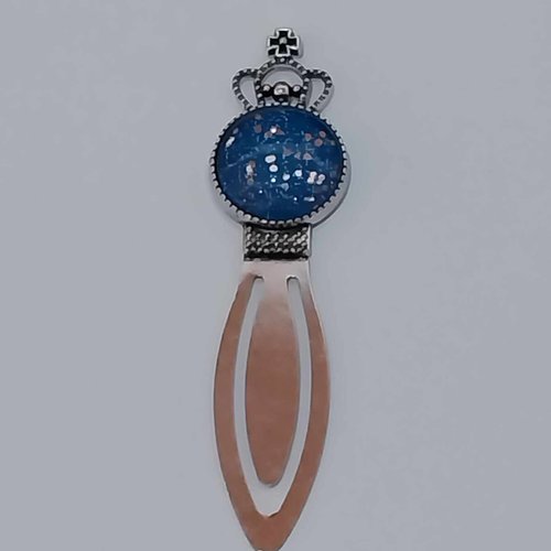 Marque pages avec cabochon bleu peint a la main