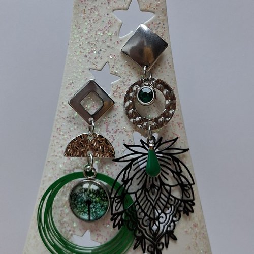 Boucles acier inoxydable dépareillées "pissenlit verte"