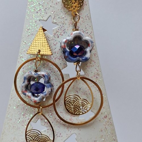 Boucles acier inoxydable dépareillées "fleur bleue"