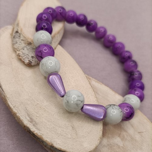 Papillon - bracelet fantaisie en perles synthétiques violettes