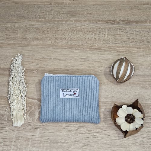 Petite pochette en velours côtelé