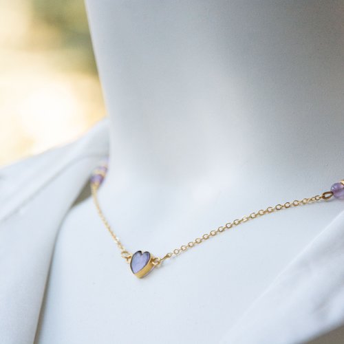 Collier "anima" code : destock50 doré à l'or fin et améthyste 41 cm bijoux femme assembler mains (a612)