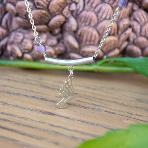 Collier acier inox et améthyste 47 cm "murmure du colibri" bijoux femme assembler mains