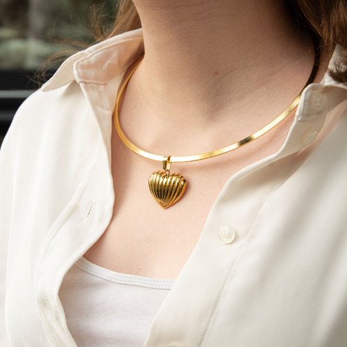 Collier torque acier 316l doré et pendentif cœur bombé 15 cm bijoux femme assembler mains "amorella"