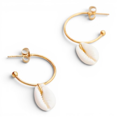 Boucles d'oreilles créoles acier doré et coquillage cauri 20 mm bijoux femme assembler mains "tyana"