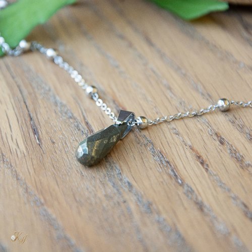 Collier "éclat de pyrite" acier inoxydable et pierre de pyrite 48 cm bijoux femme assembler mains (a217)